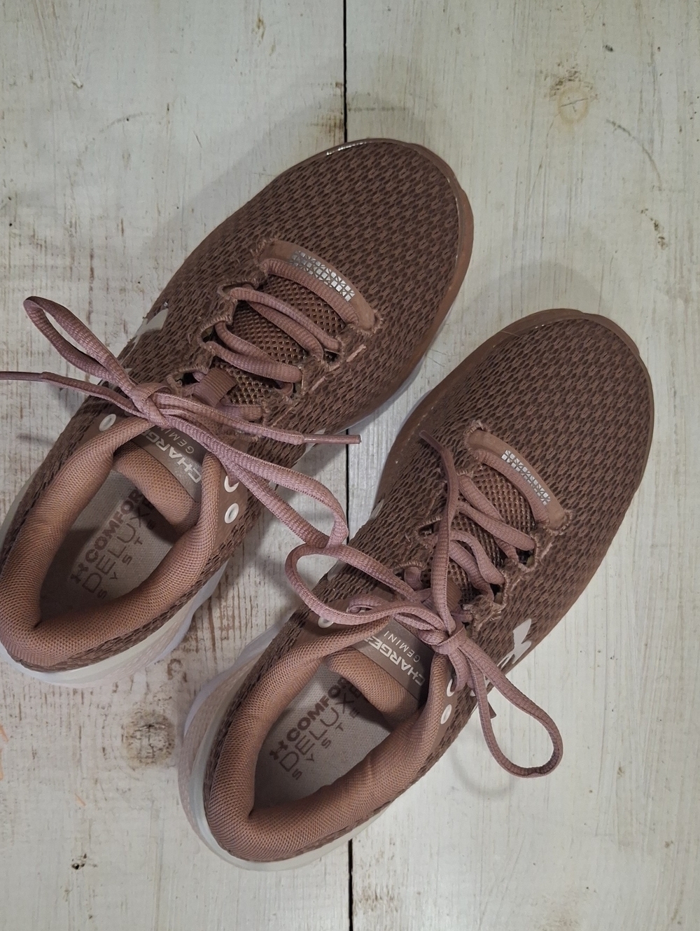 New Balance Women’s Mauve/Taupe Knit Sneakers
